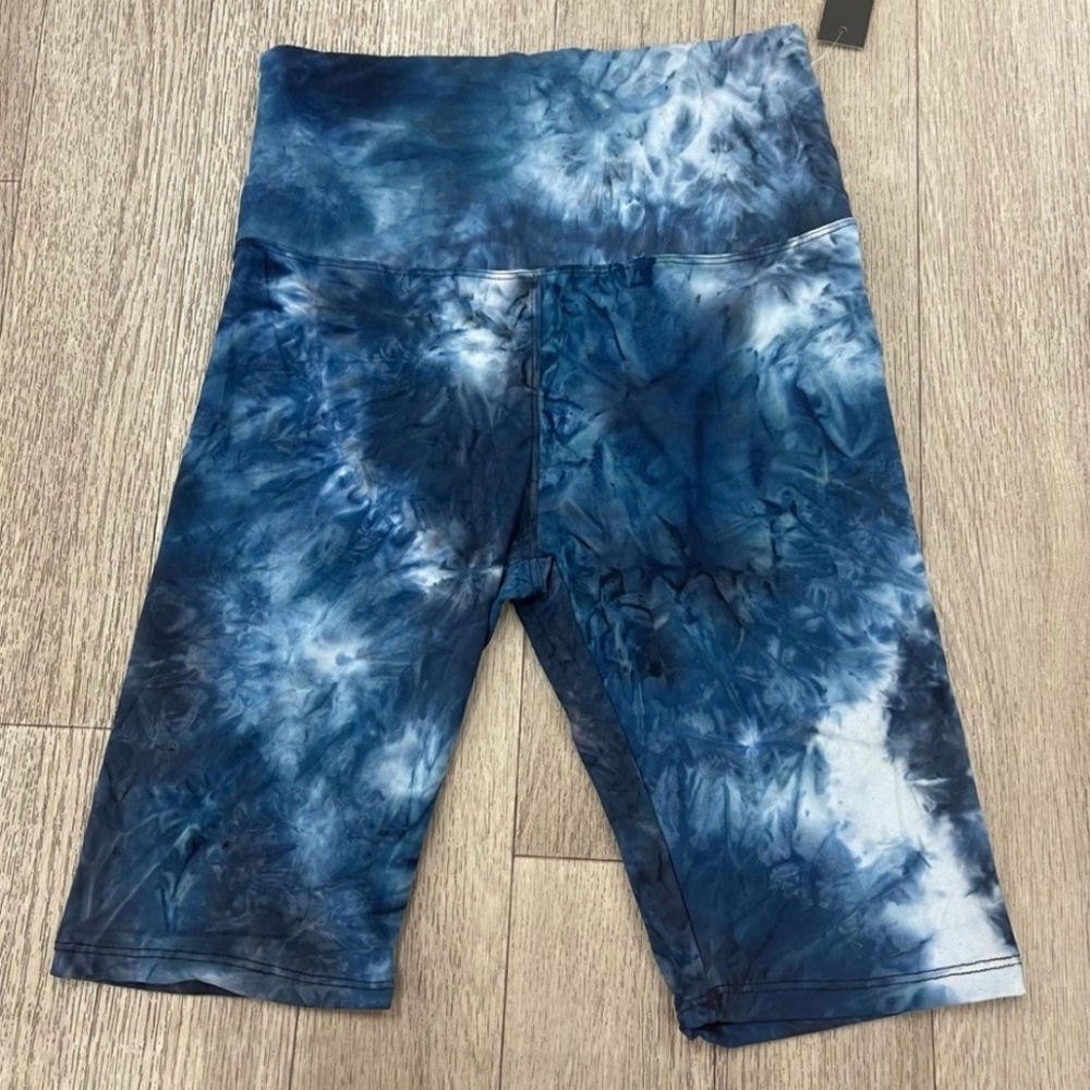 💙 High Waisted Blue Tie Dye Biker Shorts 💙 - Picture 3 of 15